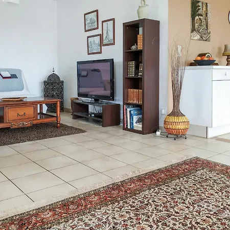 Holiday home Stunning In With Outdoor Swimming Pool Caux