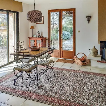 Beautiful Home In Caux Casa vacanze Caux