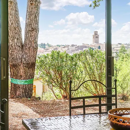 Stunning In With Outdoor Swimming Pool